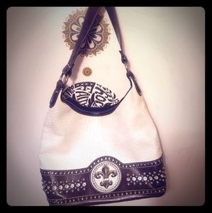 White feaux snake skin purse!!